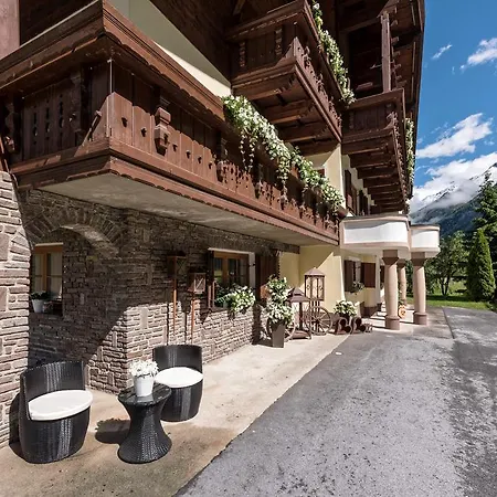 Hotell Möderle Sankt Leonhard im Pitztal