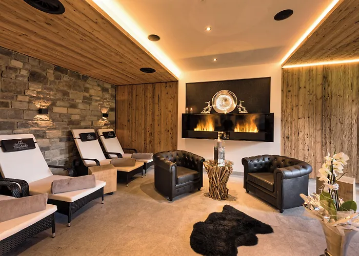 فندق Moederle 4*