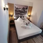 Moderle Hotel 4*