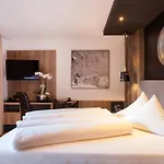 Hotel Moderle 4*