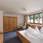 Moederle Sankt Leonhard im Pitztal
